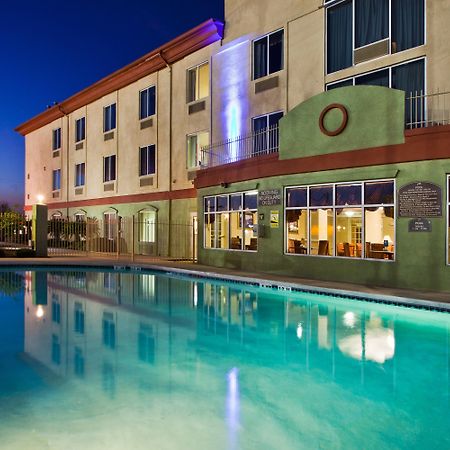 Holiday Inn Express Hotel & Suites Live Oak By Ihg Exteriör bild