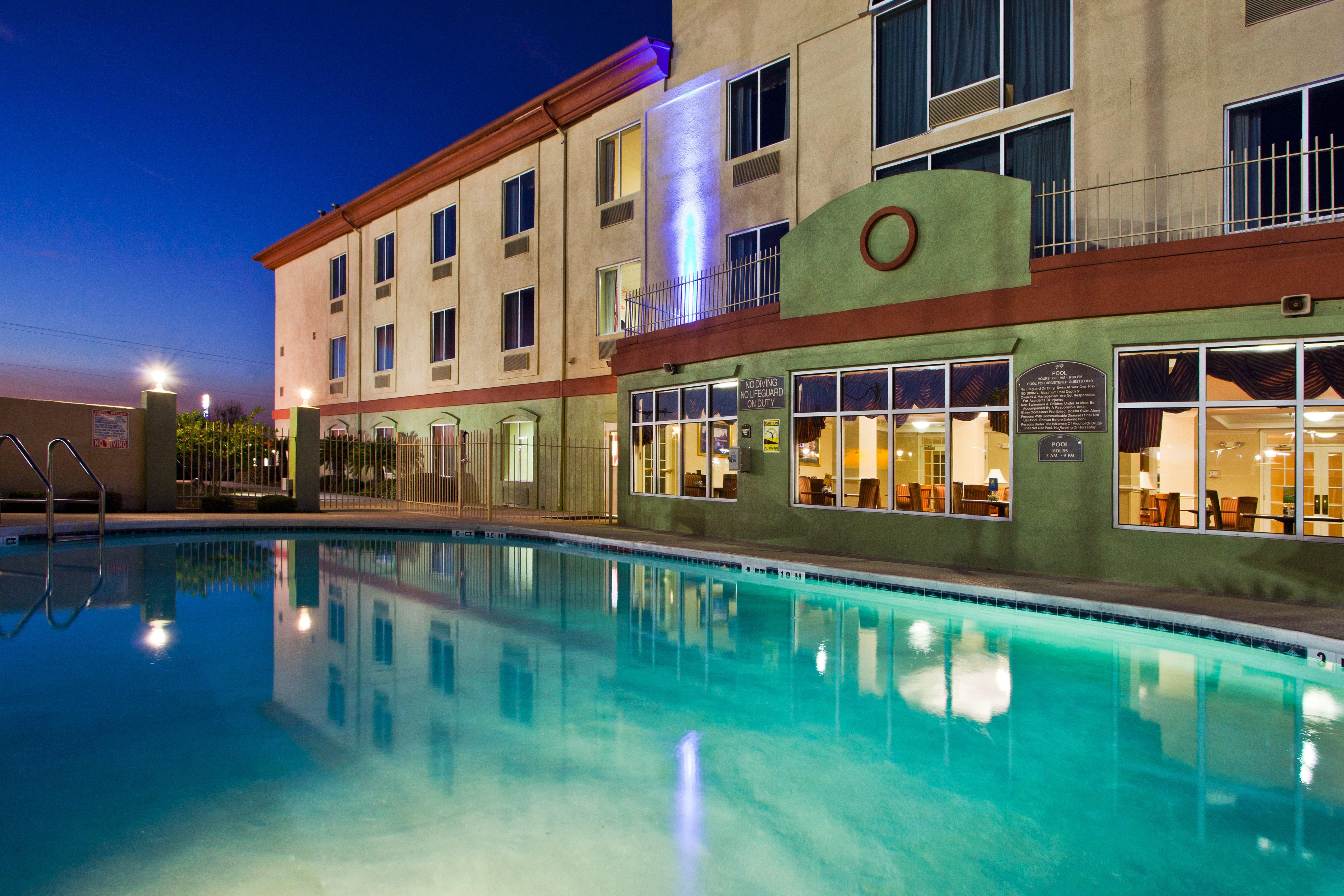 Holiday Inn Express Hotel & Suites Live Oak By Ihg Exteriör bild